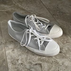 Grey converse